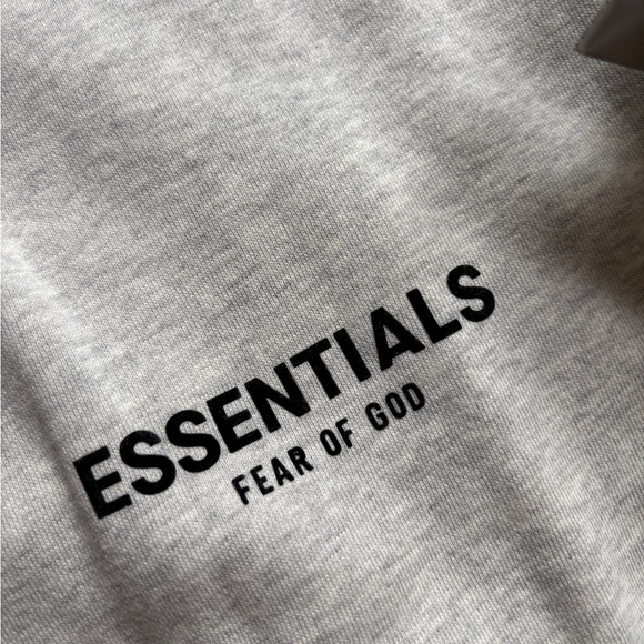 Brand new essentials Hoodie Small Light Oat - Picture 4 of 5